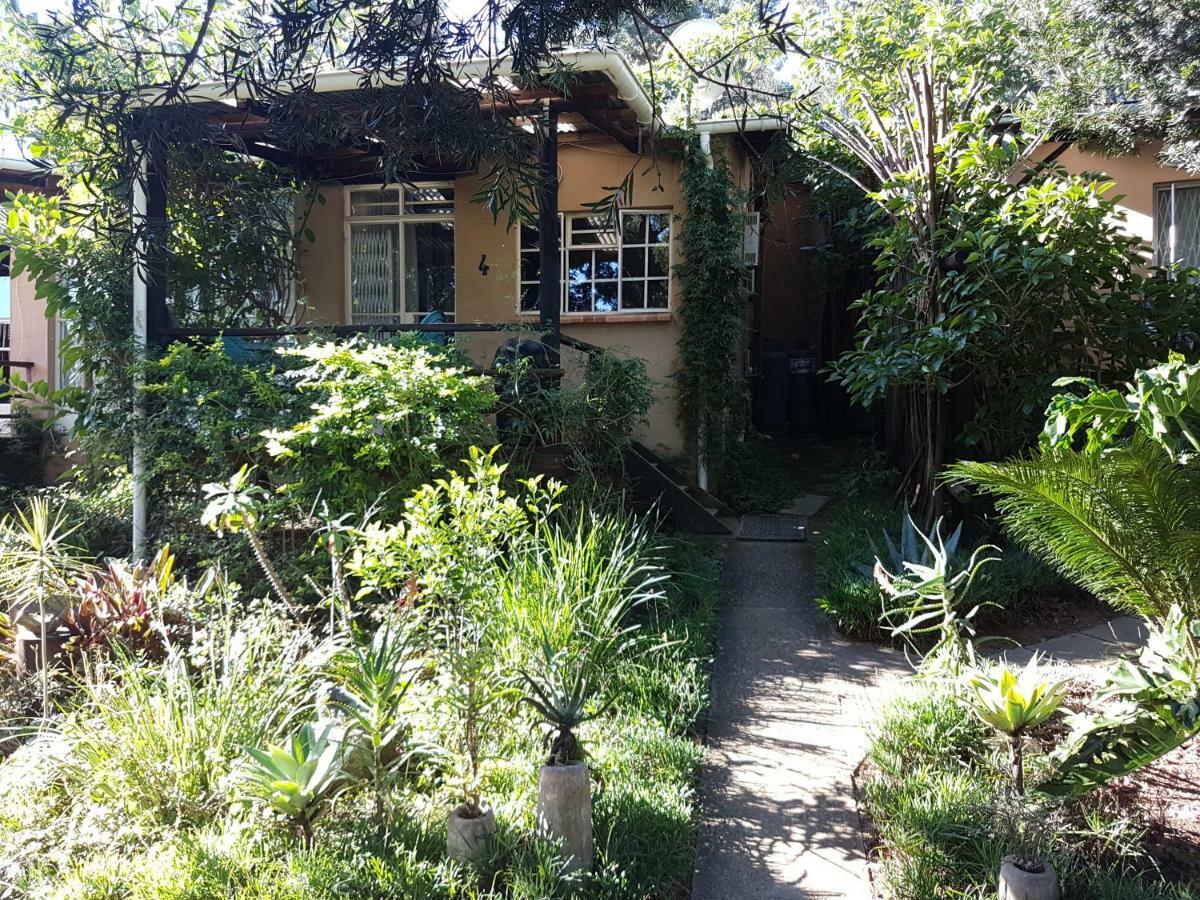 Veki'S Village Cottages Mbabane Kültér fotó